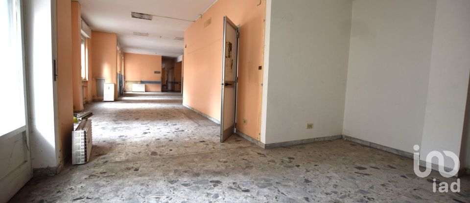 Varie superfici di 1.702 m² in Genova (16138)