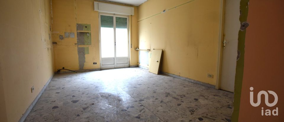 Varie superfici di 1.702 m² in Genova (16138)