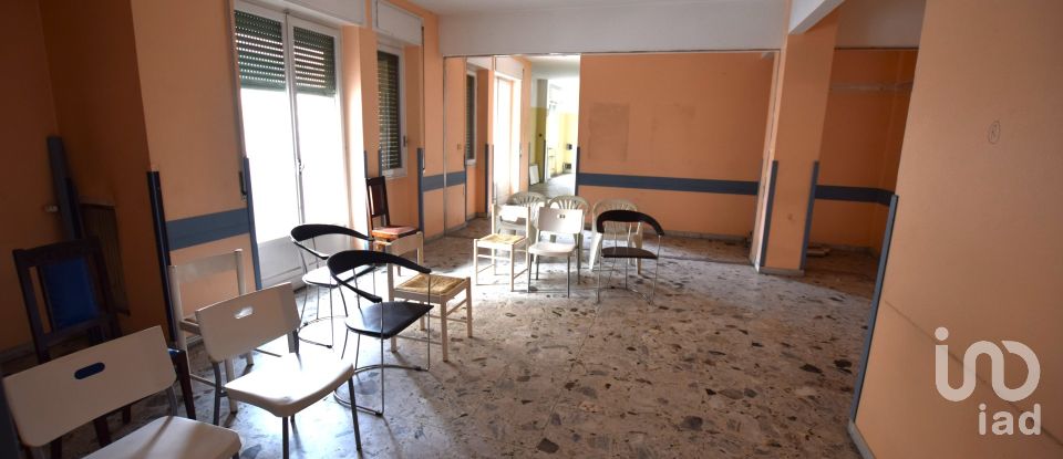 Varie superfici di 1.702 m² in Genova (16138)