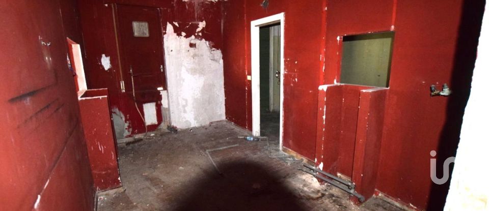 Varie superfici di 1.702 m² in Genova (16138)