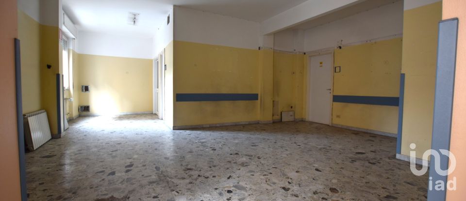 Varie superfici di 1.702 m² in Genova (16138)