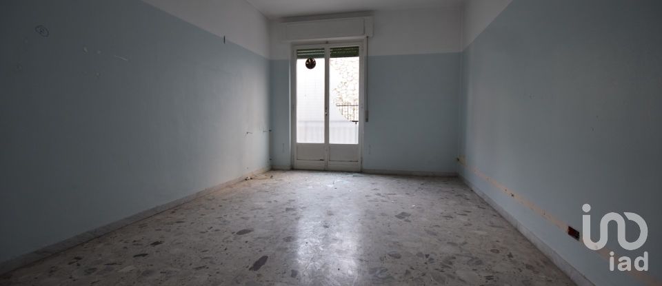 Varie superfici di 1.702 m² in Genova (16138)