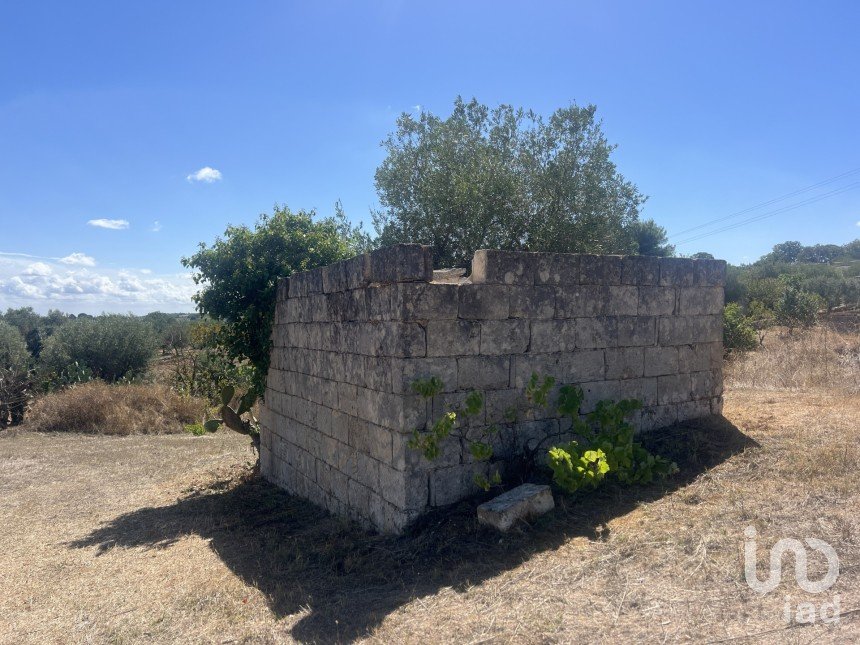 Rustico 1 locale di 15 m² in Cisternino (72014)