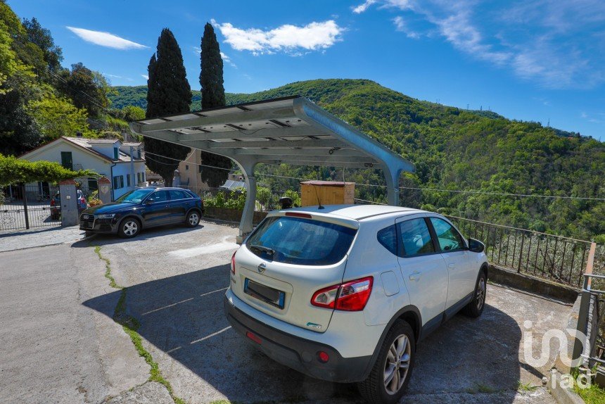 Loft 4 locali di 90 m² a Genova (16159)