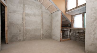 Loft 4 locali di 90 m² a Genova (16159)