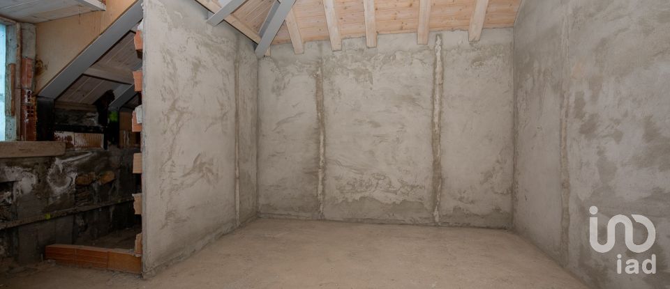 Loft 4 locali di 90 m² a Genova (16159)