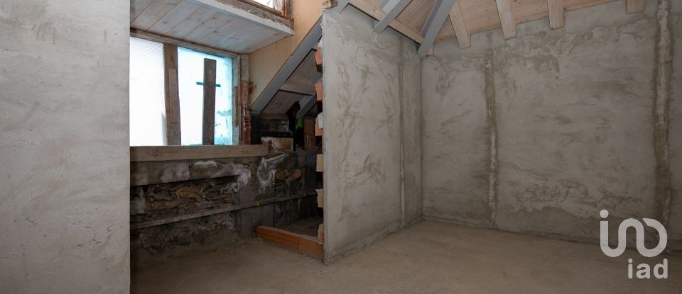 Loft 4 locali di 90 m² a Genova (16159)