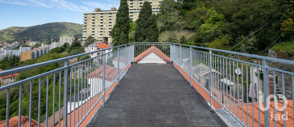 Loft 4 locali di 90 m² a Genova (16159)