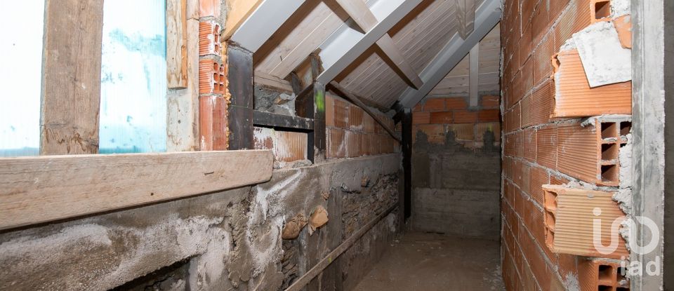 Loft 4 locali di 90 m² a Genova (16159)