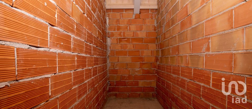 Loft 4 locali di 90 m² a Genova (16159)