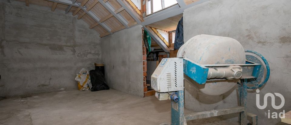 Loft 4 locali di 90 m² a Genova (16159)