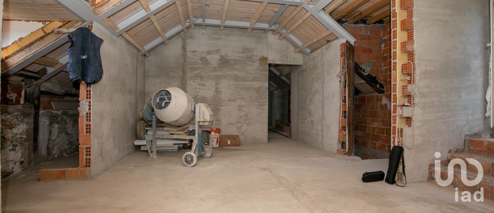 Loft 4 locali di 90 m² a Genova (16159)