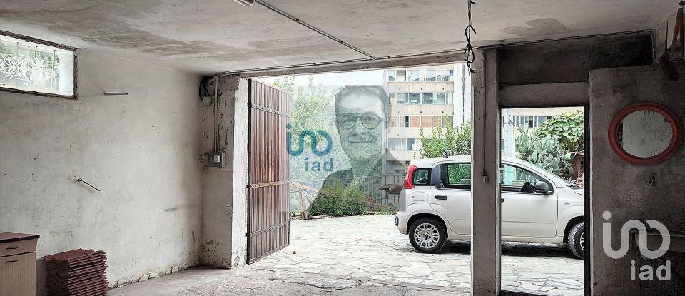 House boat 5 rooms of 200 m² in Genova (16159)