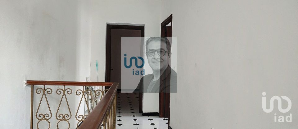 House boat 5 rooms of 200 m² in Genova (16159)