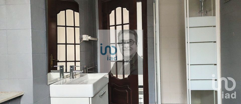 House boat 5 rooms of 200 m² in Genova (16159)