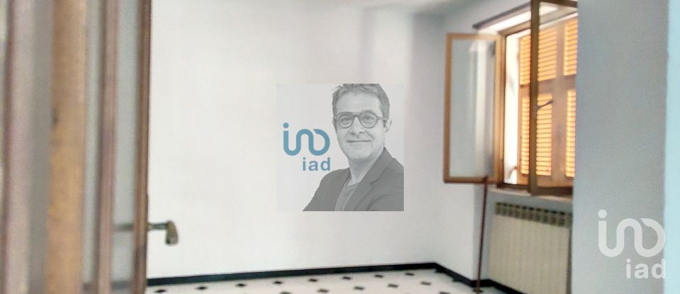 House boat 5 rooms of 200 m² in Genova (16159)