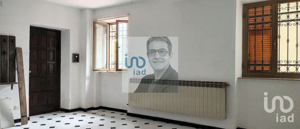 House boat 5 rooms of 200 m² in Genova (16159)