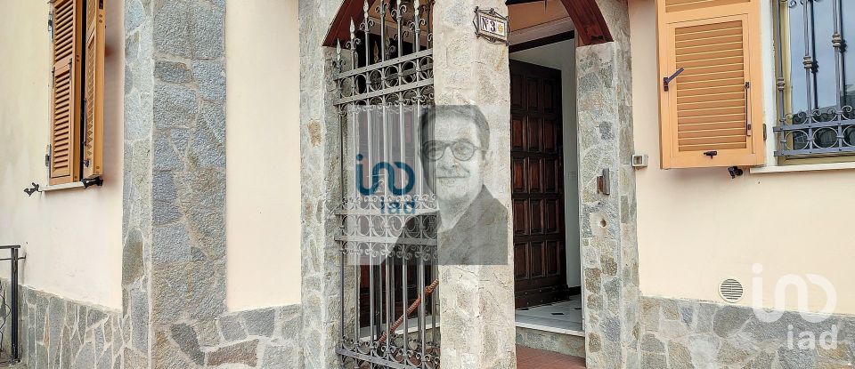 House boat 5 rooms of 200 m² in Genova (16159)