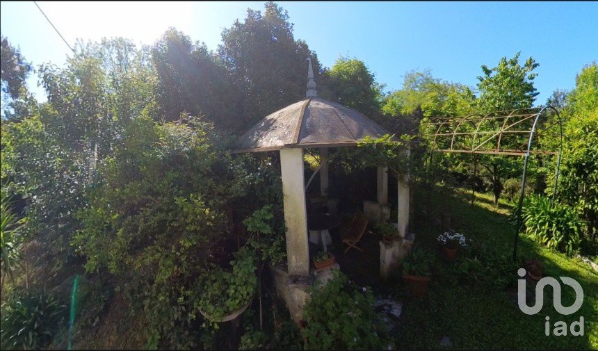 Casale 15 locali di 310 m² in Genova (16162)