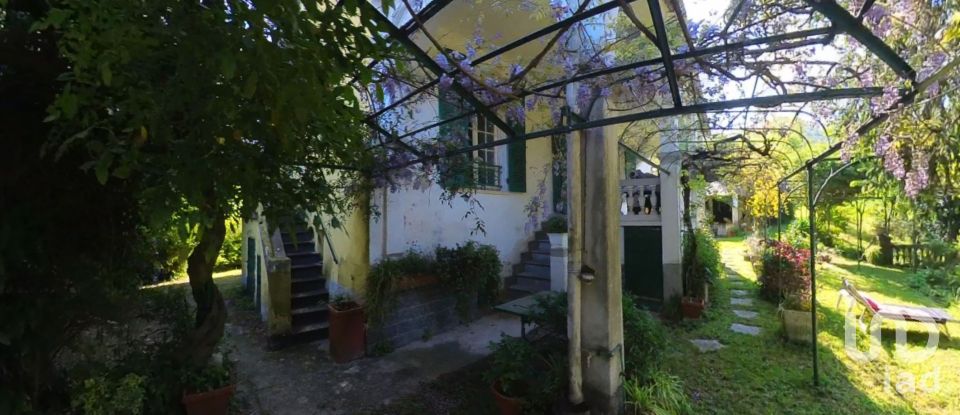Casale 15 locali di 310 m² in Genova (16162)