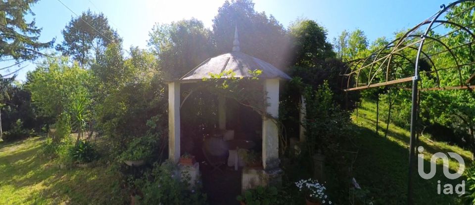 Casale 15 locali di 310 m² in Genova (16162)