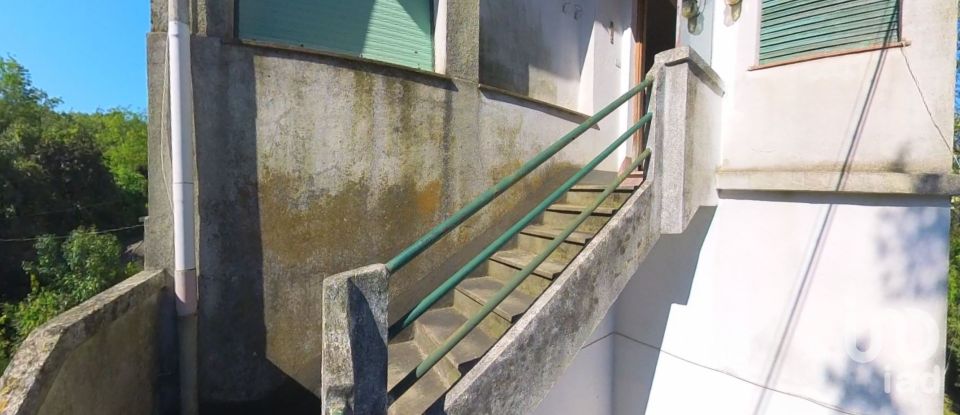 Casale 15 locali di 310 m² in Genova (16162)