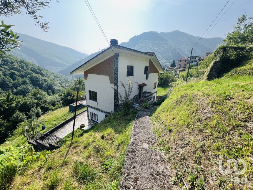 Casa indipendente / Villa 13 locali di 298 m² in Bargagli (16021)