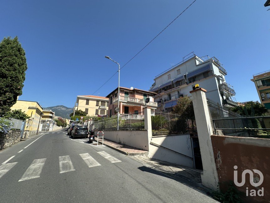 Posto auto di 15 m² in Loano (17025)