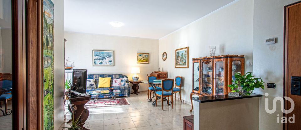 Three-room apartment of 90 m² in Genova (16131)