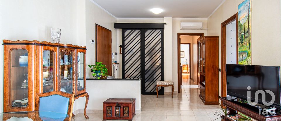 Three-room apartment of 90 m² in Genova (16131)