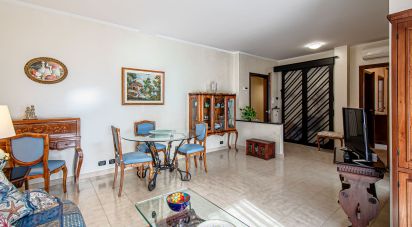 Trilocale di 90 m² a Genova (16131)