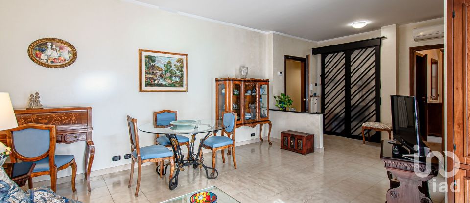 Three-room apartment of 90 m² in Genova (16131)