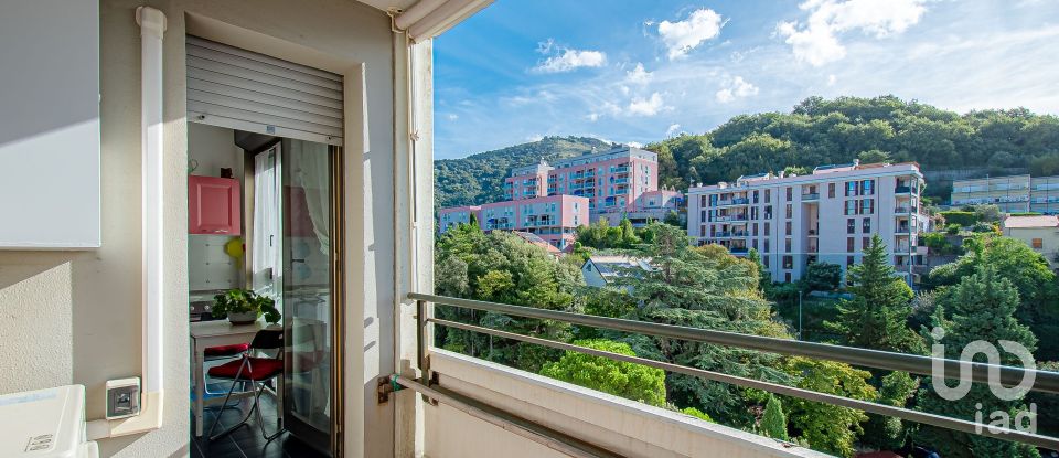 Three-room apartment of 90 m² in Genova (16131)