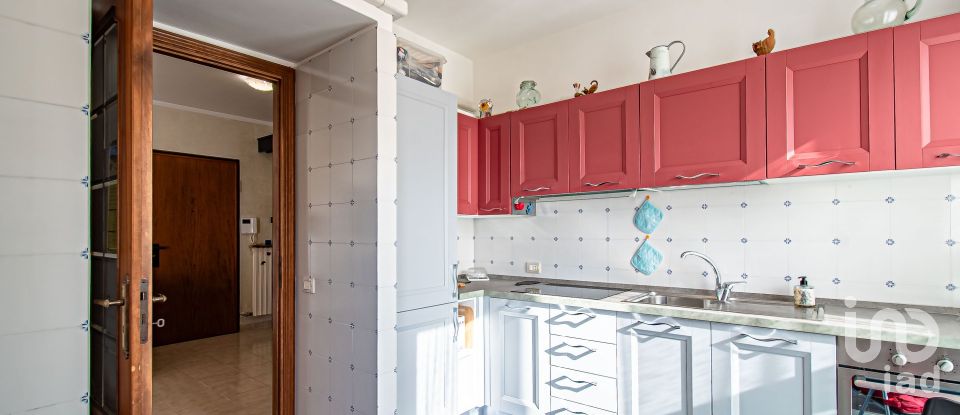 Three-room apartment of 90 m² in Genova (16131)