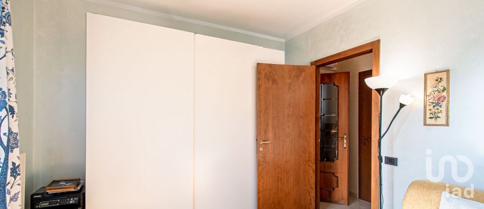 Three-room apartment of 90 m² in Genova (16131)