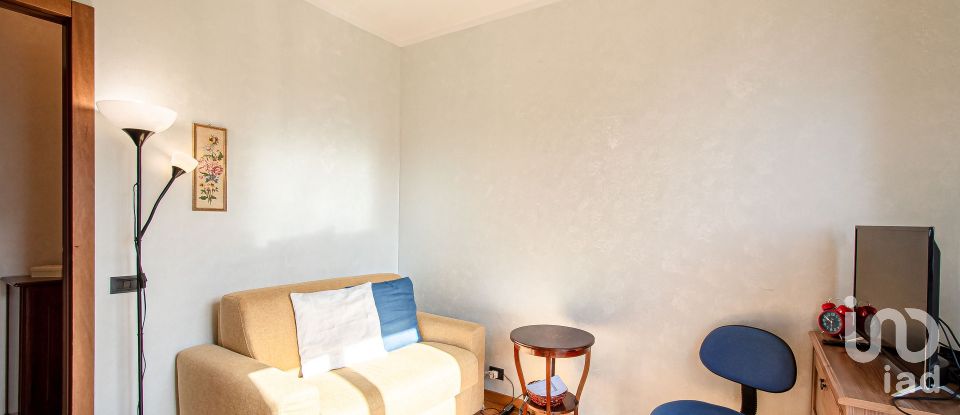 Three-room apartment of 90 m² in Genova (16131)