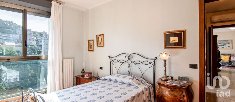 Three-room apartment of 90 m² in Genova (16131)