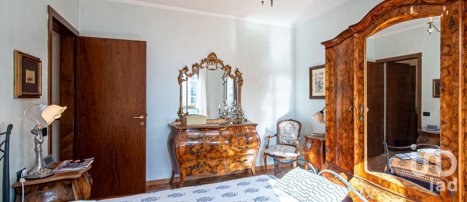 Three-room apartment of 90 m² in Genova (16131)