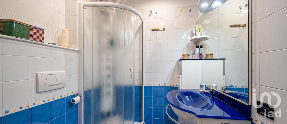 Three-room apartment of 90 m² in Genova (16131)