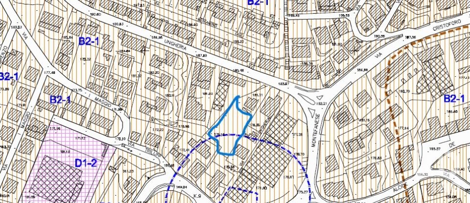 Terreno di 1.160 m² in Osimo (60027)