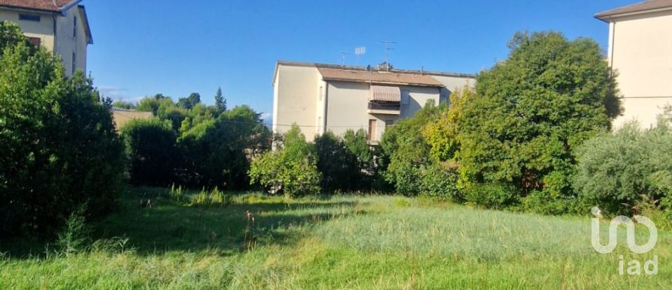 Terreno di 1.160 m² in Osimo (60027)