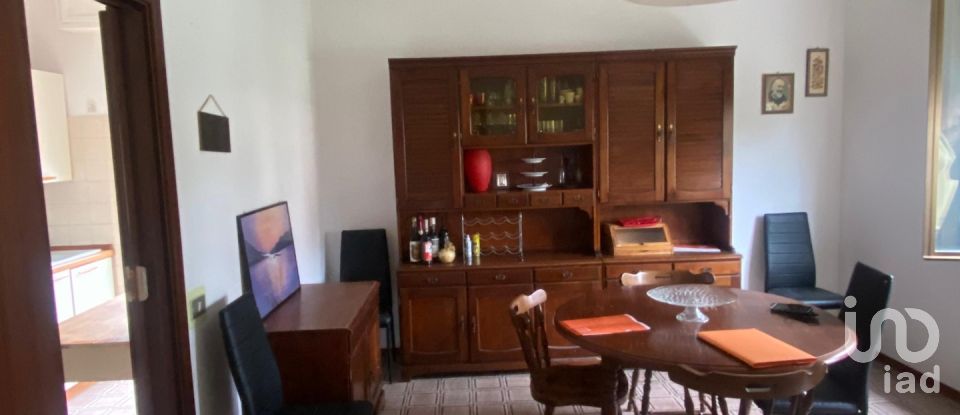 Appartamento 7 locali di 211 m² a Cartoceto (61030)