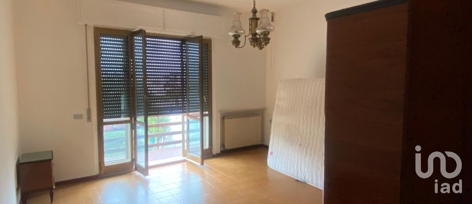 Appartamento 7 locali di 211 m² a Cartoceto (61030)