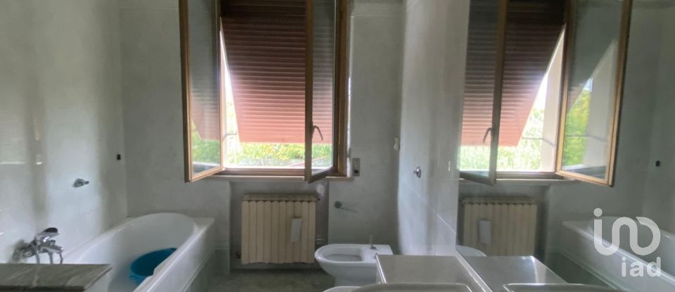 Appartamento 7 locali di 211 m² a Cartoceto (61030)