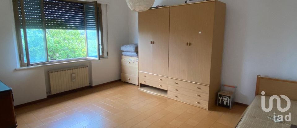 Appartamento 7 locali di 211 m² a Cartoceto (61030)