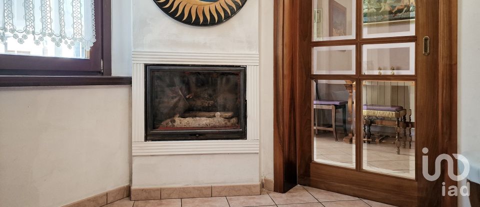 Casa indipendente / Villa 8 locali di 195 m² in Civitanova Marche (62012)