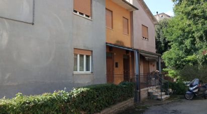 Villa Bifamiliare 11 locali di 185 m² in Acquapendente (01021)