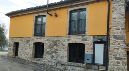 Casa di paese 14 locali di 220 m² in Colledara (64042)