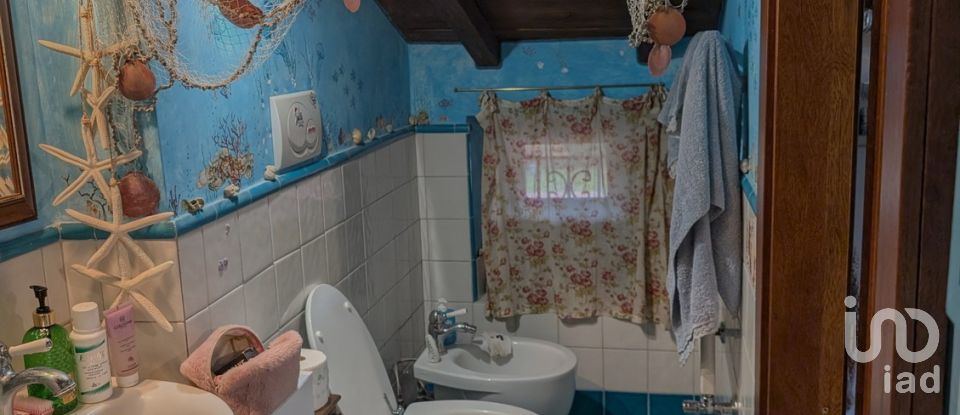 Farm 11 rooms of 320 m² in Sutri (01015)