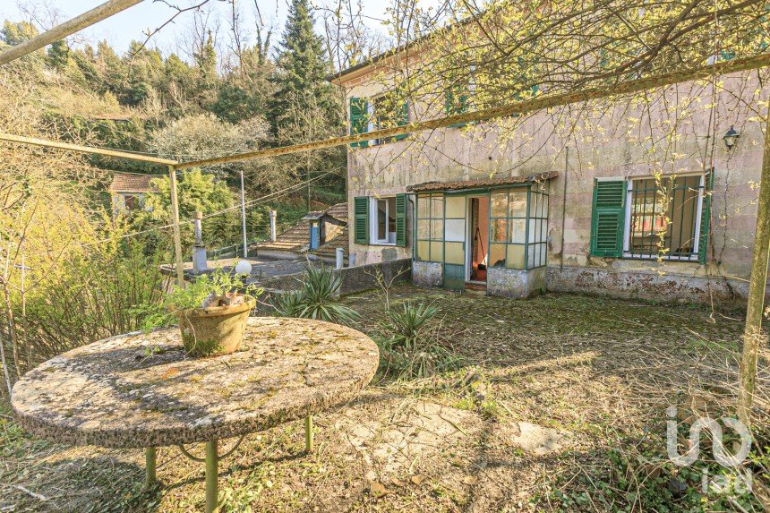 Casa indipendente 10 locali di 123 m² in Genova (16165)